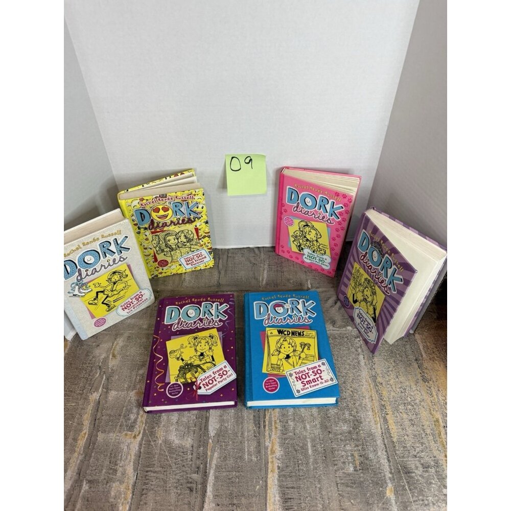 Dork Diaries Bundle Of 6 Novels #09